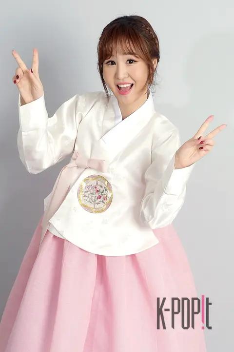 Yun Su-hyun 11 — Yoon Su-hyun Hanbok Visit Interview