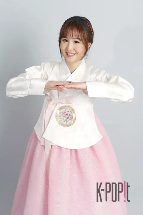 Yun Su-hyun 5 — Yoon Su-hyun Hanbok Visit Interview