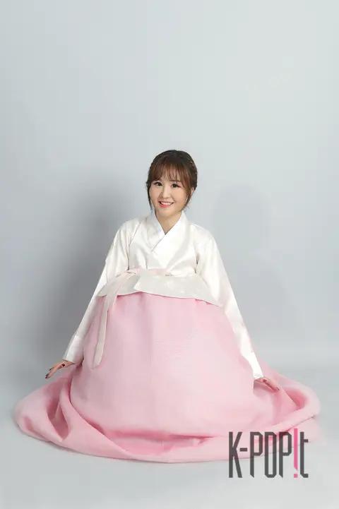 Yun Su-hyun 6 — Yoon Su-hyun Hanbok Visit Interview