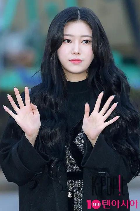 MOMOLAND, Jane — Music Bank Arrival