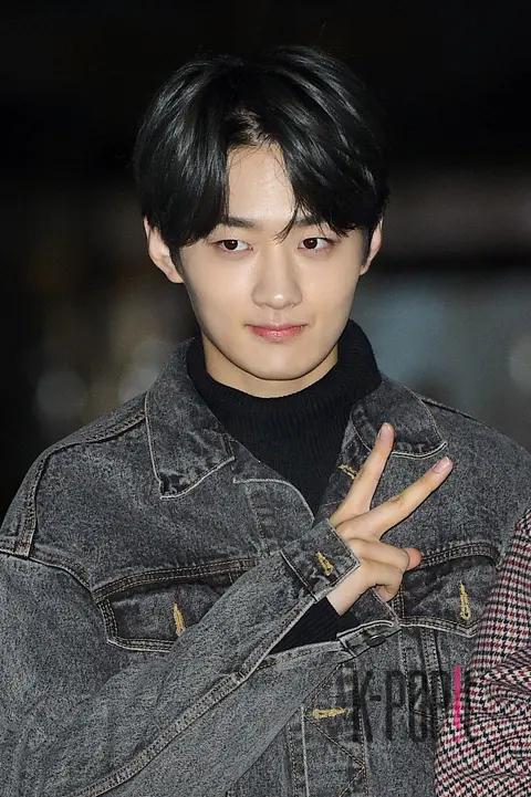 VERIVERY, Yong Seung — Music Bank Arrival