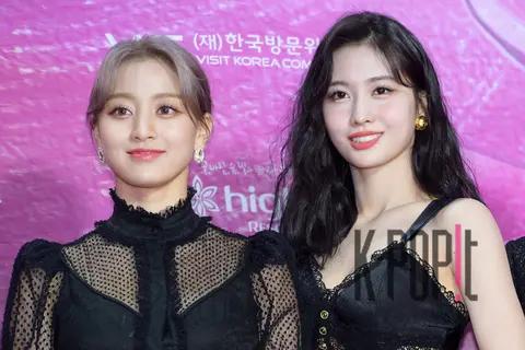 TWICE, Jihyo, Momo (TWICE) — 29th High1 Seoul Music Awards