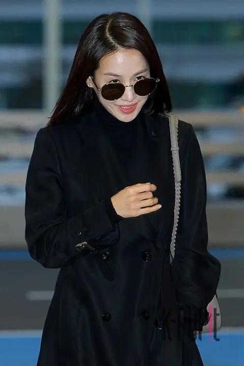Jo Yeo-jeong — Airport