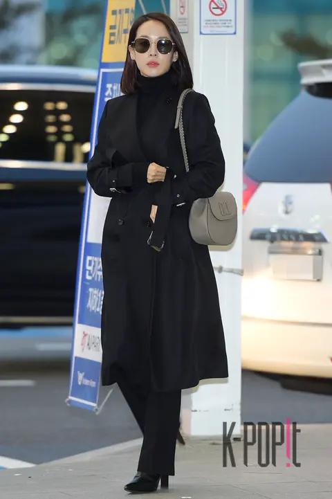 Jo Yeo-jeong — Airport