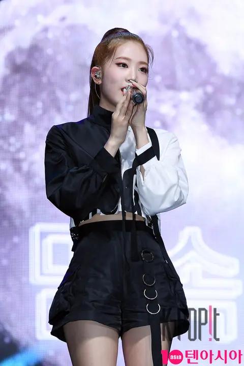 LOONA, Kim Lip — LOONA Showcase