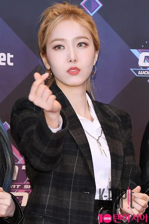 GFRIEND, Shinbi — M Countdown