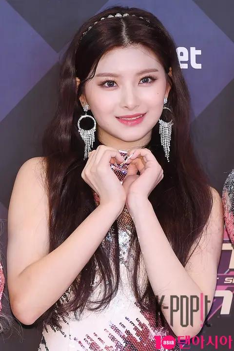 EVERGLOW, Lee Reun — M Countdown