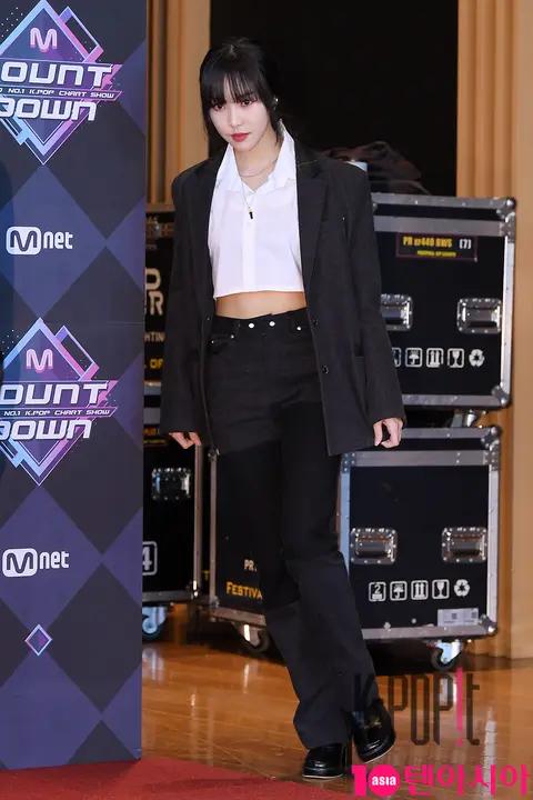 GFRIEND, Yuju — M Countdown
