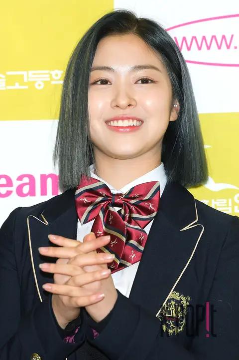 ITZY, Ryujin (ITZY) — Hanlim Arts High School Graduation