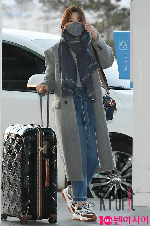 Park So-dam — Airport