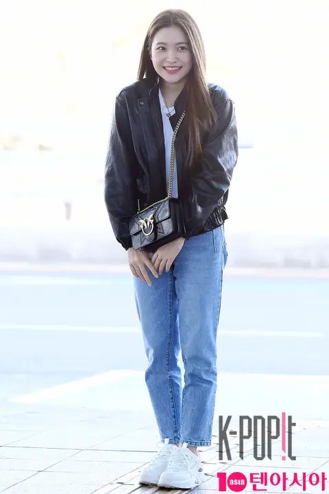 Red Velvet, Yeji — Airport