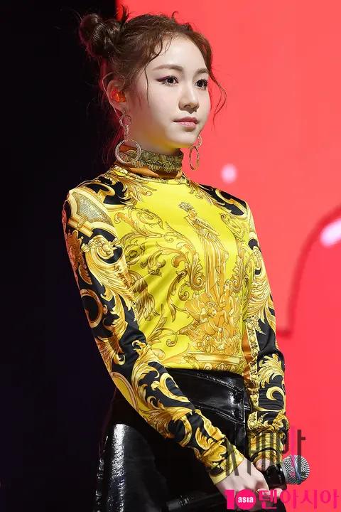 Rocket Punch, Dahyun (TWICE) — Rocket Punch Showcase