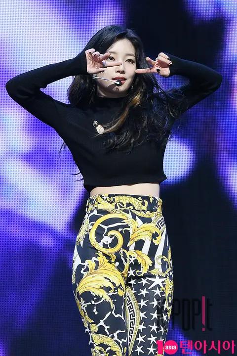 Rocket Punch, Yeon-hee — Rocket Punch Showcase