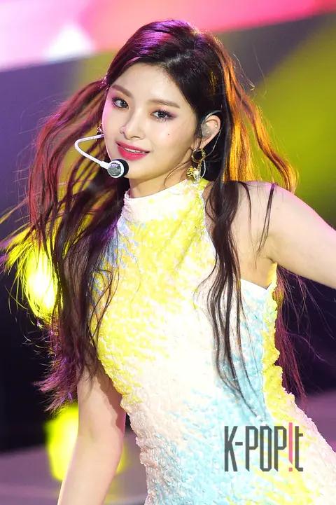 EVERGLOW, Lee Reun — The Show
