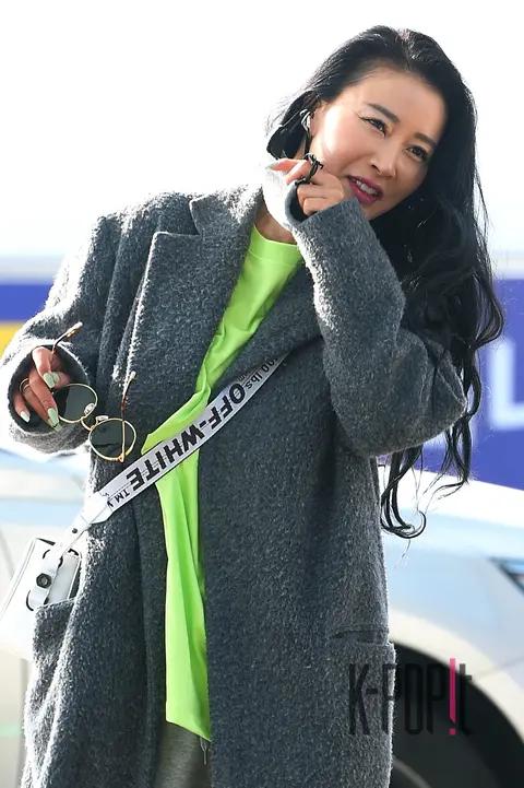 Hwang Bo 10 — Airport