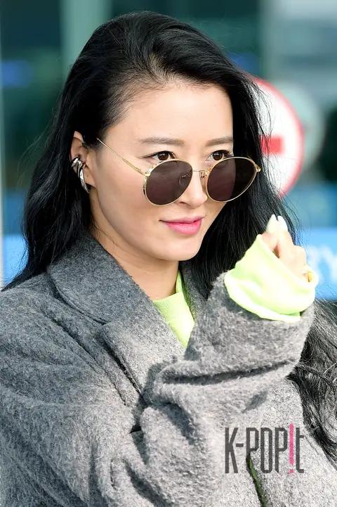 Hwang Bo 1 — Airport