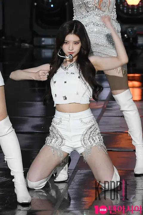 EVERGLOW, Lee Reun — The Show
