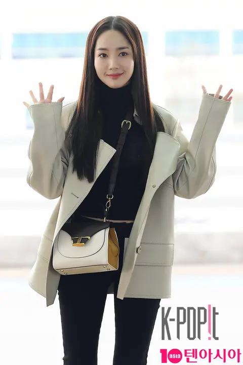 Park Min-young — Airport
