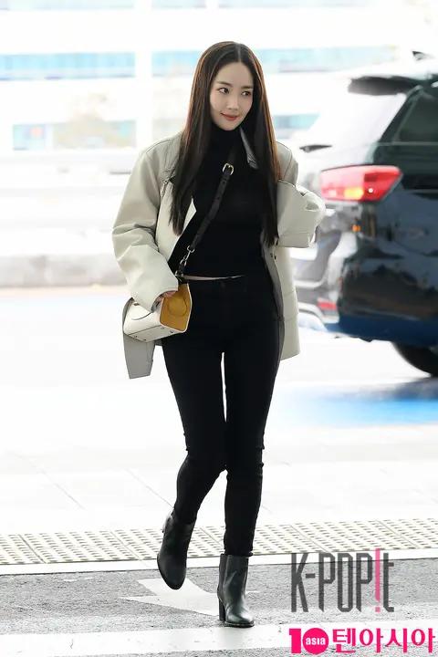 Park Min-young — Airport