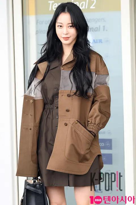 Han Ye-seul (11) — Airport