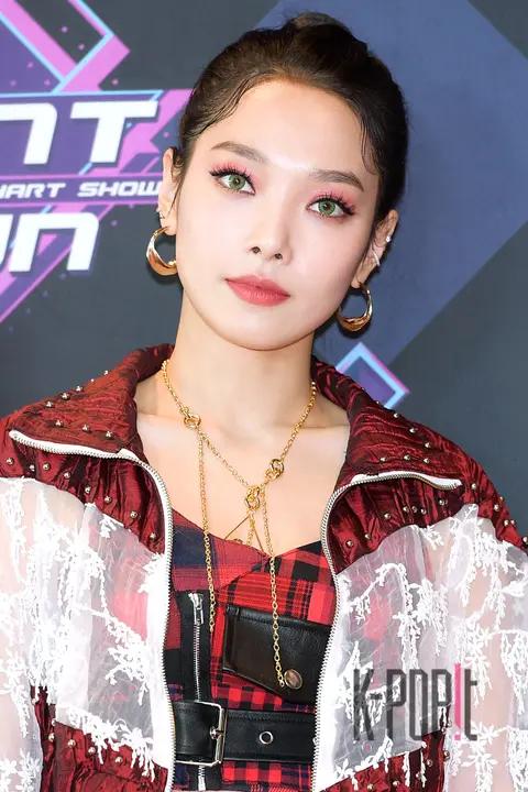 Kard, Jeon So-min — M Countdown Rehearsal