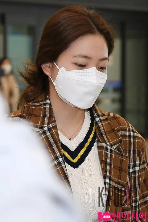 Red Velvet, Yeri 1 — Airport