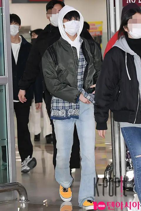 NCY127, Mark — Airport