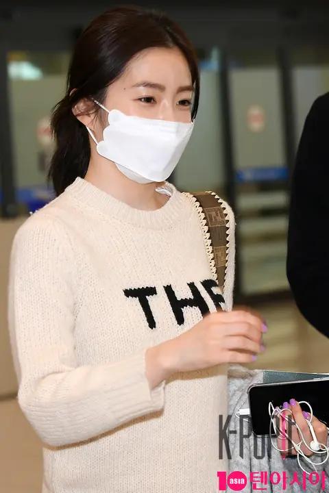 Red Velvet, Irene 1 — Airport