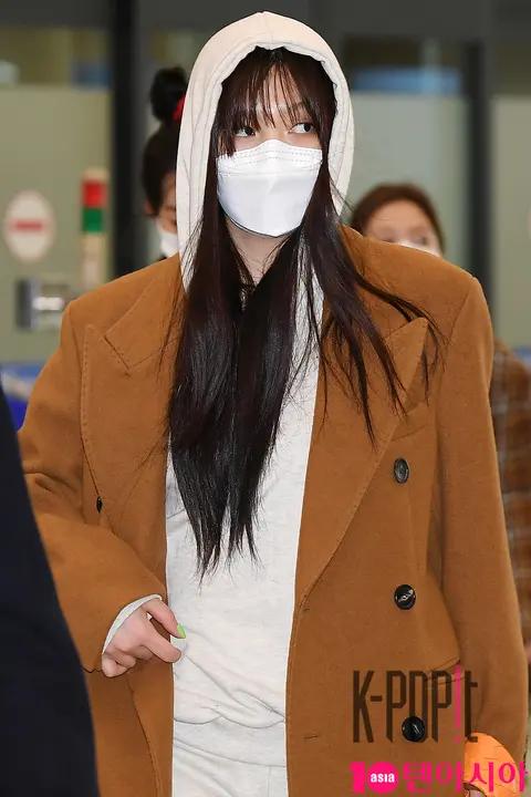 Red Velvet, Joy 1 — Airport