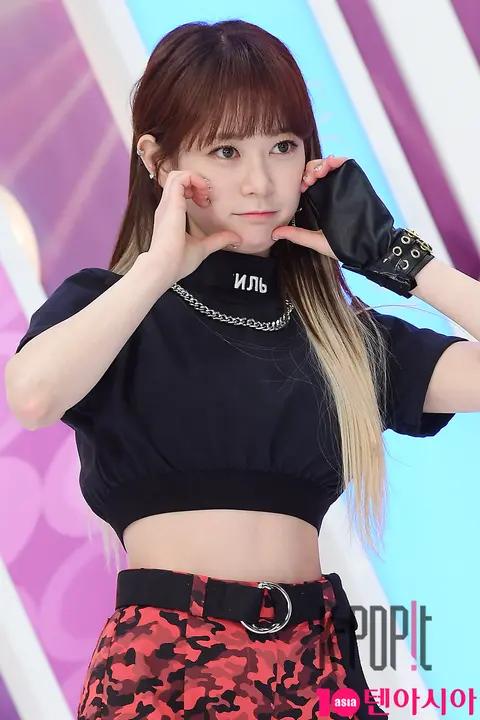 Cherry Bullet, Bora — The Fact Inta
