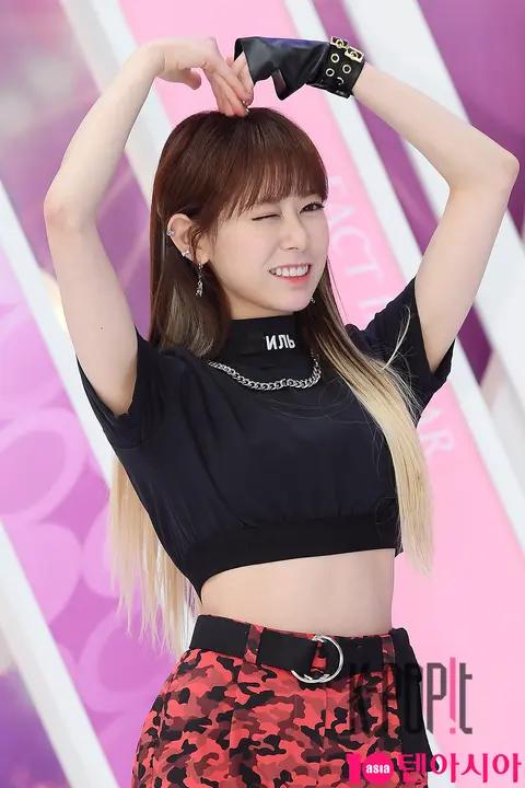 Cherry Bullet, Bora — The Fact Inta