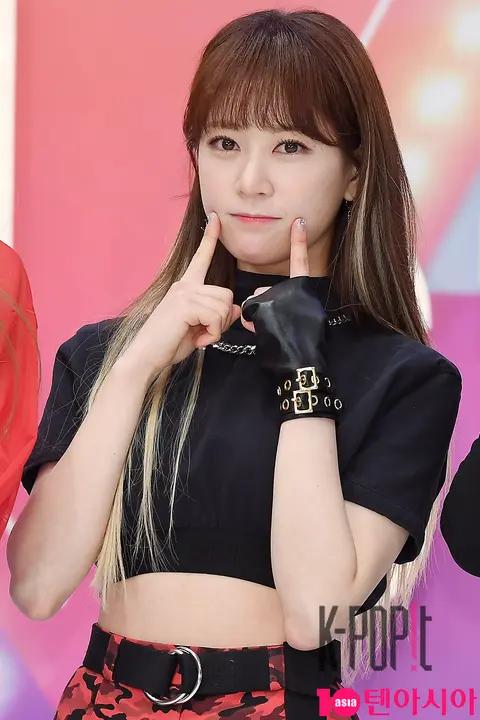 Cherry Bullet, Bora — The Fact Inta