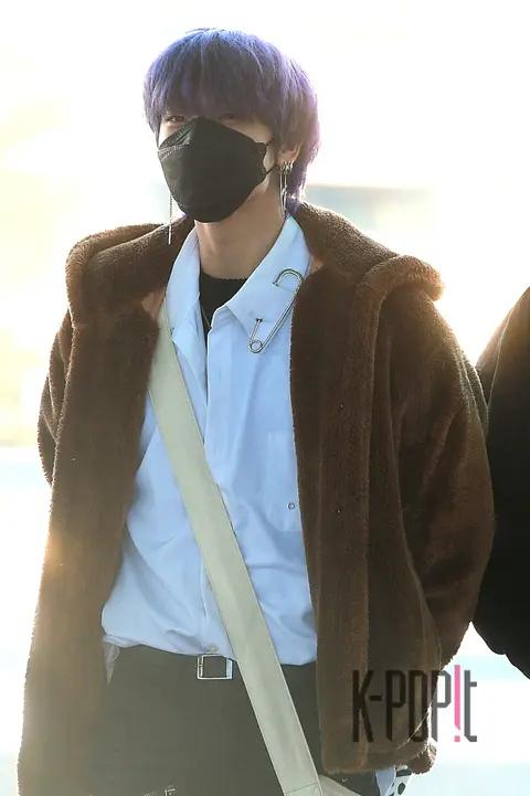 One Team, Je Hyun — Airport