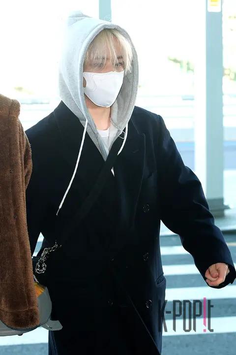 One Team, Jin-woo — Airport