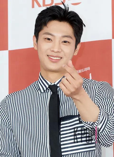 Lee Shin-young — Contract Friendship Production Briefing