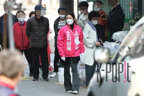 Shim Eun-ha 5 — Shim Eun-ha and Ji Sang-wook Election Support