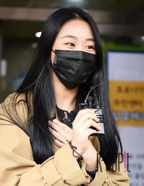 Cherry Bullet, Chaerin — Early Voting — 2020-04-11
