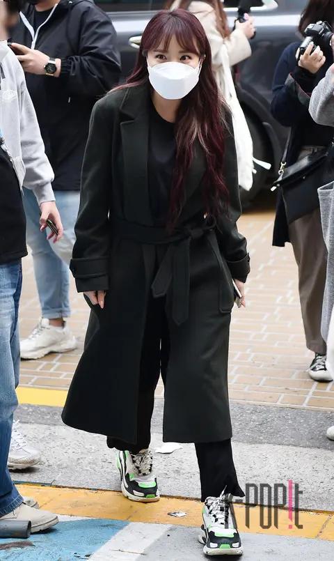 Hong Jin-young — Early Voting — 2020-04-11