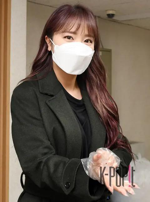 Hong Jin-young — Early Voting — 2020-04-11