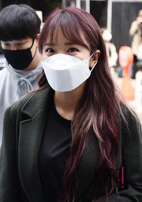 Hong Jin-young — Early Voting