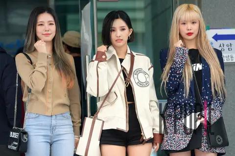 (G)I-DLE, Miyeon, So-yeon, Sujin — Sangam-dong Residential Center Early Voting