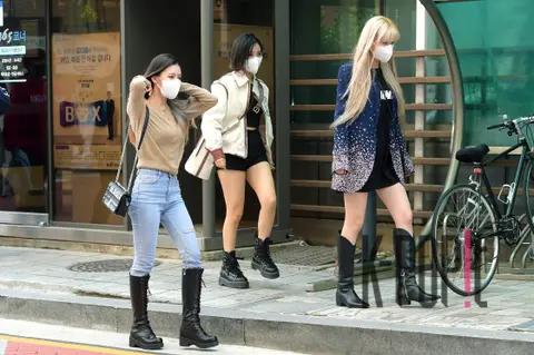 (G)I-DLE, Miyeon, So-yeon, Sujin — Sangam-dong Residential Center Early Voting
