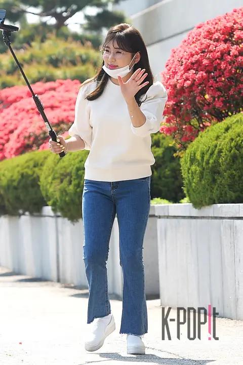 Song Ga-in — Yu Huiyeol's Sketchbook Arrival