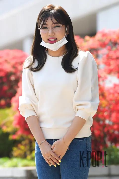 Song Ga-in — Yu Huiyeol's Sketchbook Arrival