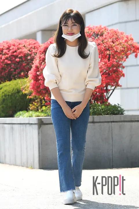 Song Ga-in — Yu Huiyeol's Sketchbook Arrival