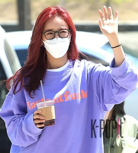 Apink, Bomi — Jung Eun-ji's Music Square Arrival