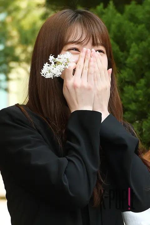 Rocket Punch, Suyoon — Seoul Dong-gyo Elementary School Polling Station