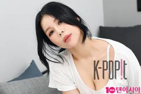 Kim Ji-hyun — Kim Ji-hyun Photoshoot