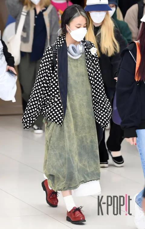 TWICE, Chaeyoung — Airport