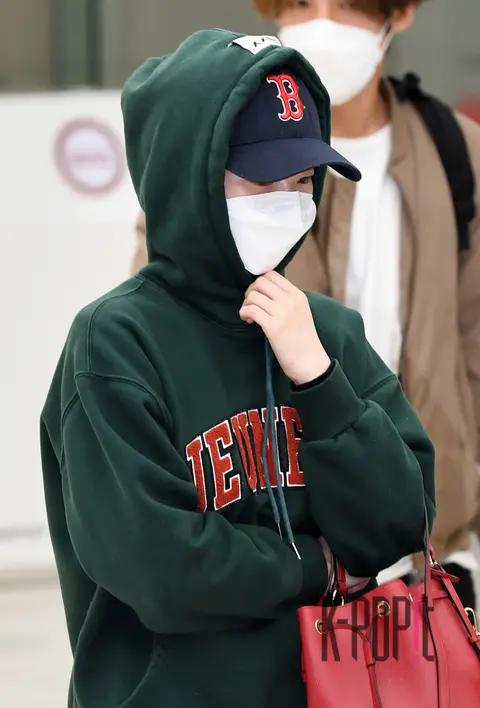 TWICE, Dahyun (TWICE) — Airport